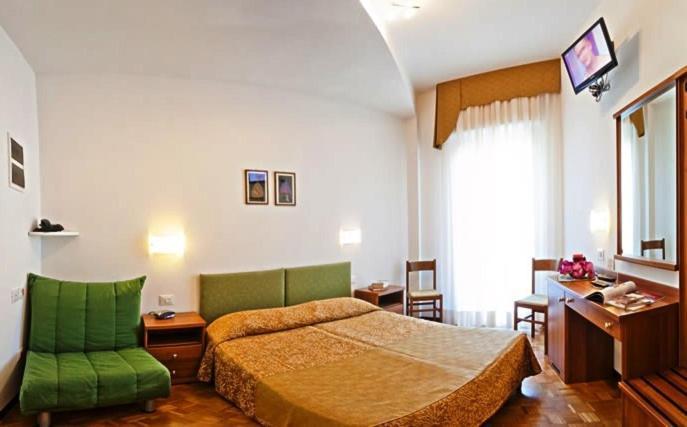 Hotel Gimm Бибионе Экстерьер фото