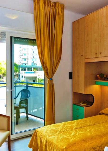 Hotel Gimm Бибионе Экстерьер фото