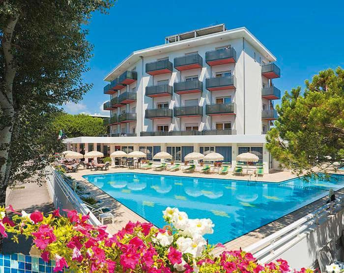 Hotel Gimm Бибионе Экстерьер фото