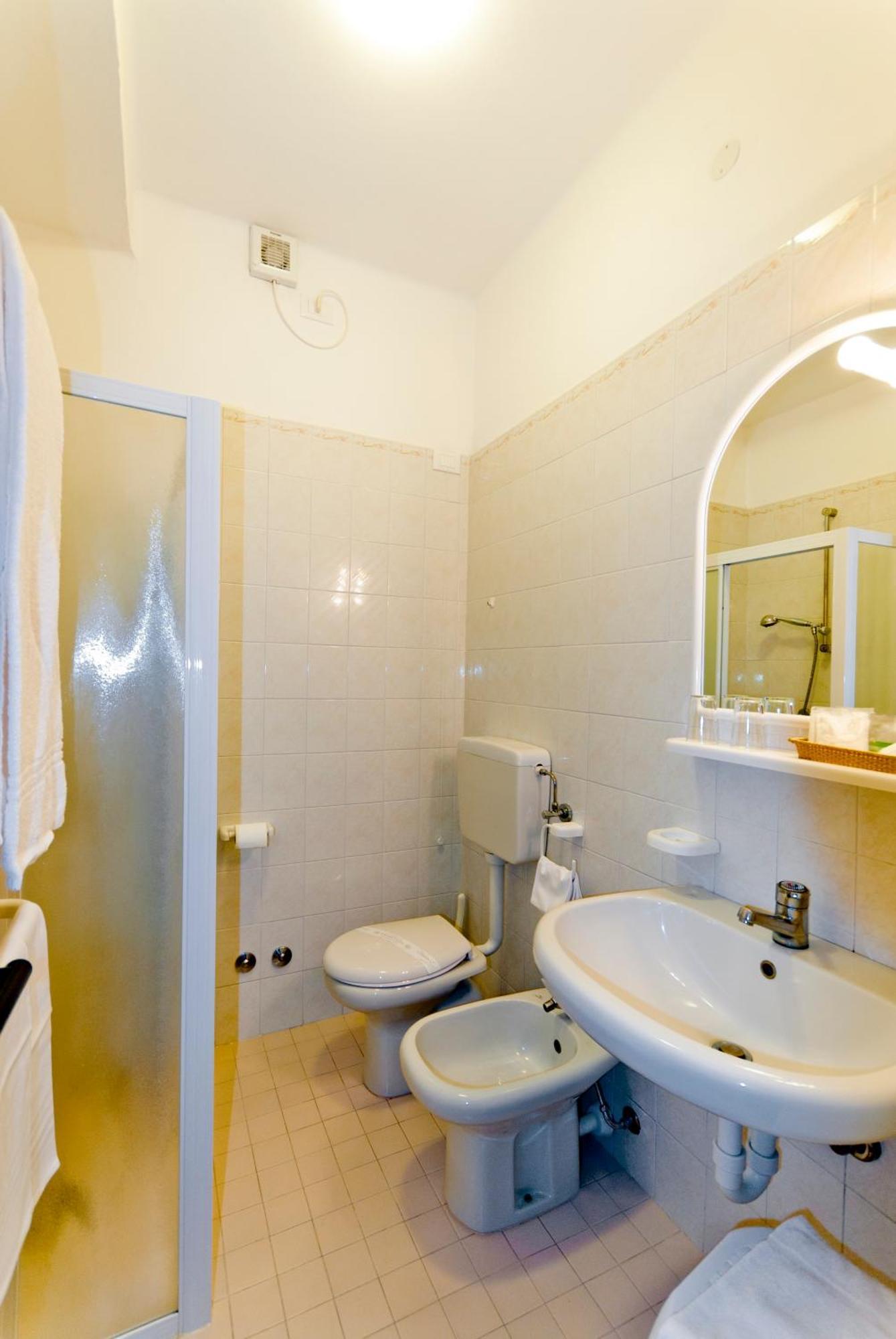 Hotel Gimm Бибионе Экстерьер фото
