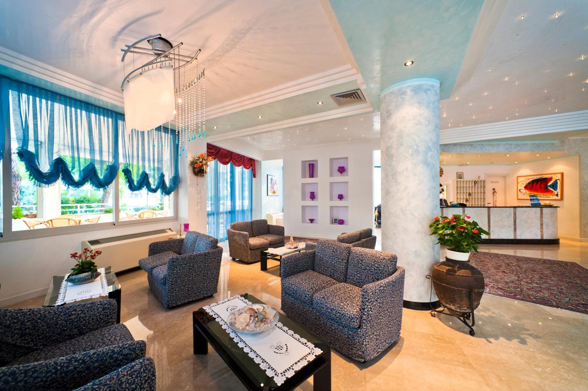 Hotel Gimm Бибионе Экстерьер фото