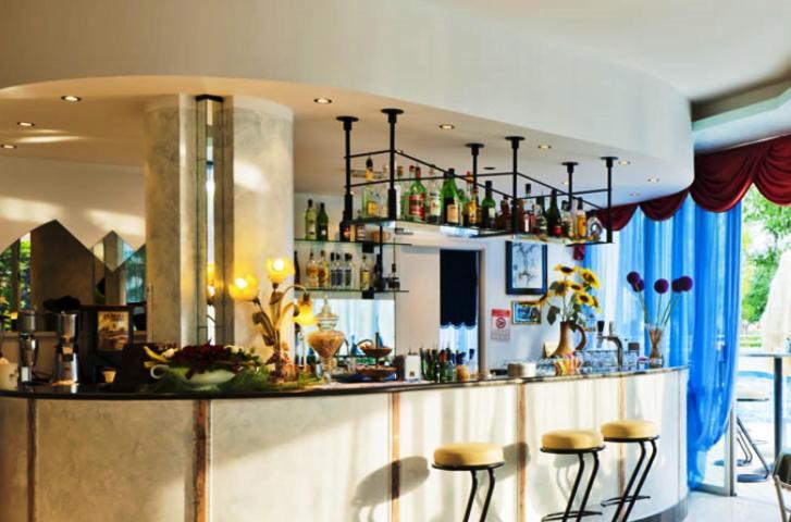 Hotel Gimm Бибионе Экстерьер фото